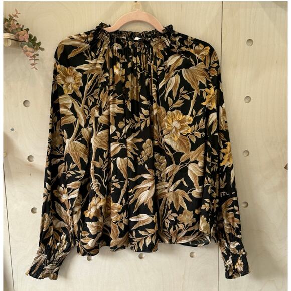 H&M Ruffle-collar Blouse Size 4 Darkest Green Floral - Picture 11 of 11